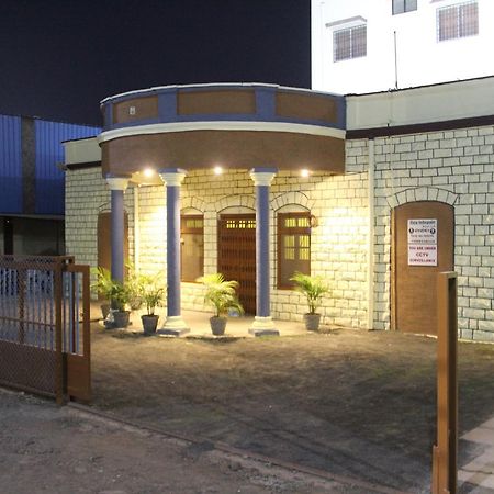 Osmanabad Yuvraj Lodge المظهر الخارجي الصورة
